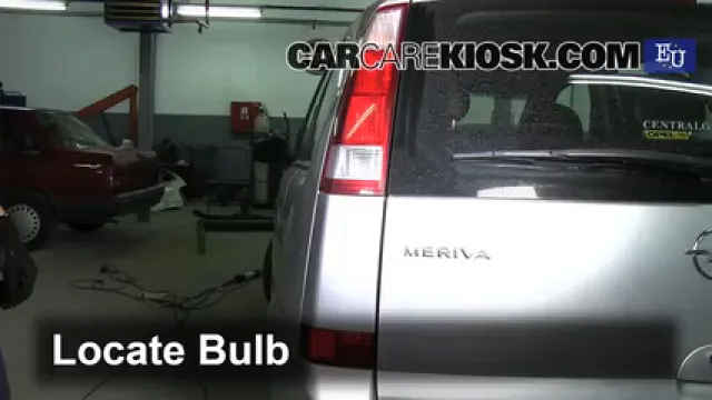 2003 Opel Meriva SE Cosmo 1.6L 4 Cyl. Éclairage Feux de marche arrière (remplacer une ampoule)